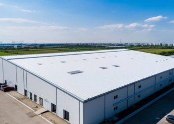 The 5 Most Common Types of Warehouse Roofing | American WeatherStar