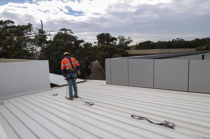 Industrial Roofing Contractor to handle Roof Repair and Replacement
