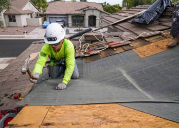 The #1 Guide to Emergency Roof Leak Service in 2024